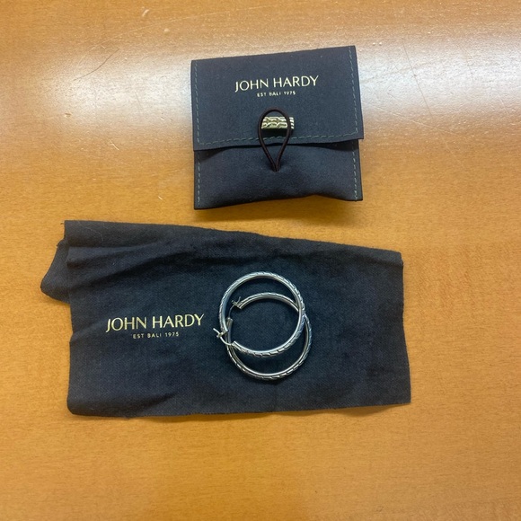 John Hardy Silver Chain Pattern Earrings - Picture 2 of 4